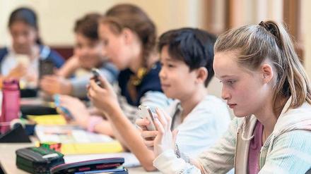 Mehr Schüler brauchen mehr Schulen in Berlin. Jetzt soll die Howoge für den Senat bauen. 