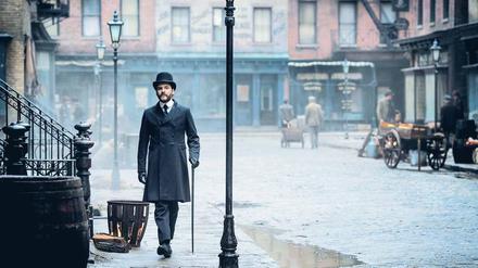 Unnahbar: Was den Psychologen Laszlo Kreizler (Daniel Brühl) bewegt, bleibt hinter dem stets korrekten Äußeren lange Zeit verborgen.