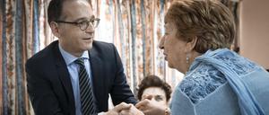 Antrittsbesuch in Jerusalem: Bundesaußenminister Heiko Maas im März mit Holocaust-Überlebenden.