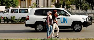 Ein UN-Fahrzeug mit Experten der OPCW in Damaskus.