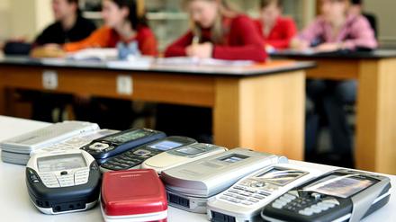 Sollen Handys an Grundschulen in Zukunft verboten werden?