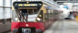 Auch die Ringbahnen S 41 und S 42 sind am Sonntag von den Sperrungen betroffen.