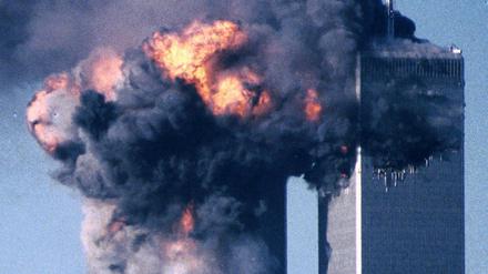 Am 11. September 2001 wurde das Word Trade Center in New York durch ein Flugzeugattentat zum Einsturz gebracht.
