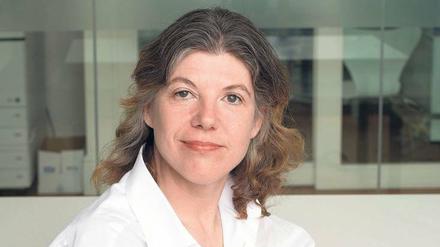 Rappeln im Karton. In ihrem Buch „Desaster“ (S. Fischer Verlag) schreibt Sigrid Rausing auch von den negativen Seiten ihrer berühmten Familie: Depressionen, Sucht und Lügen.