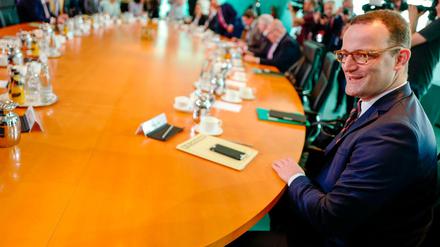 Jens Spahn will die Versicherten um insgesamt sieben Millarden Euro entlasten.