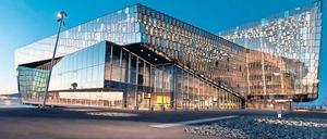 Wie von einem anderen Stern. Die Harpa in Reykjavík war kürzlich der Treffpunkt für Spieler aus aller Welt, die sich bei Eve Online in rund 7800 Sternensystemen bewegen und dabei alle möglichen Dinge treiben. 