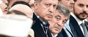 Ob sich Abdullah Gül (r.) aus Recep Tayyip Erdogans Schatten traut?