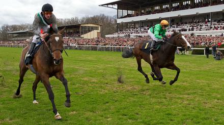 Der Beste. Jockey Andrasch Starke (links) ist mehrfach am Start.