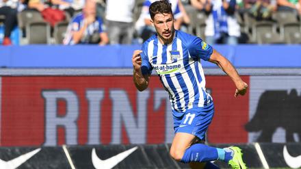 Mathew Leckie am Ball für Hertha BSC. 