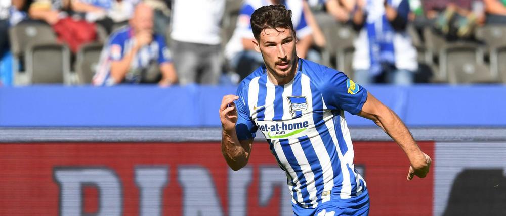 Mathew Leckie am Ball für Hertha BSC. 