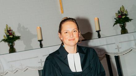 Pastorin Josephine Teske arbeitet viel auf Facebook und Instagram und spricht als junge, religiöse Frau über Tabu-Themen, wie Menstruation und Schwangerschaftsabbruch.