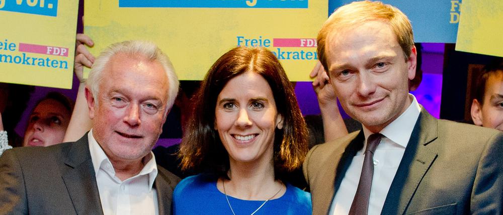 Katja Suding posiert vor einigen Jahren in Hamburg mit Christian Lindner (rechts) und Wolfgang Kubicki (links).