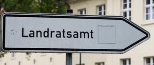 Hier geht es zum Landratsamt. In sechs der 14 Landkreise von Brandenburg werden neue Landräte gewählt.