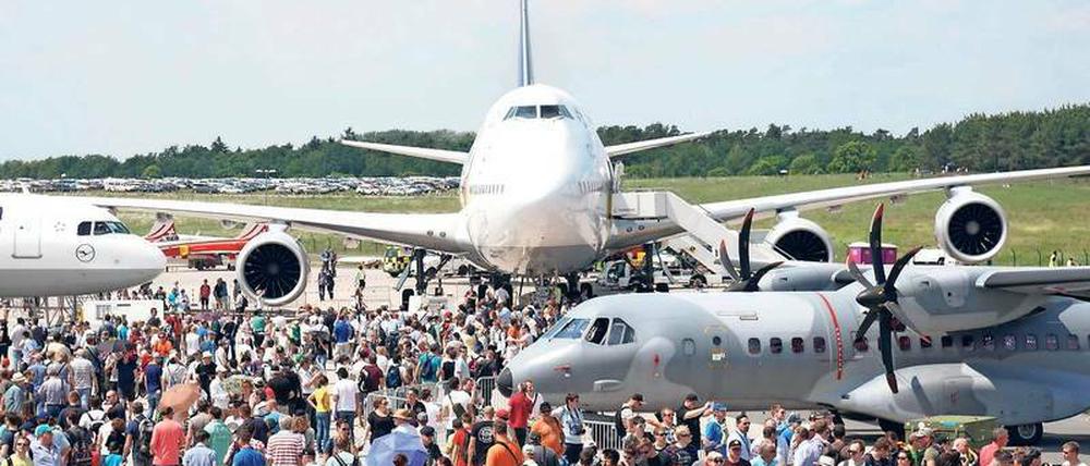 Technikfans kommen auf der ILA auf ihre Kosten. Das Brettspiel zum Pannen-Airport passt da nicht hinein, finden die Veranstalter.