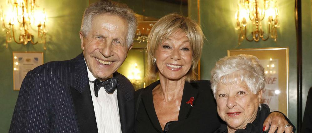 Otfried Laur, Judy Winter und Reni Laur bei bei der Abschiedsgala im Renaissance-Theater Berlin.