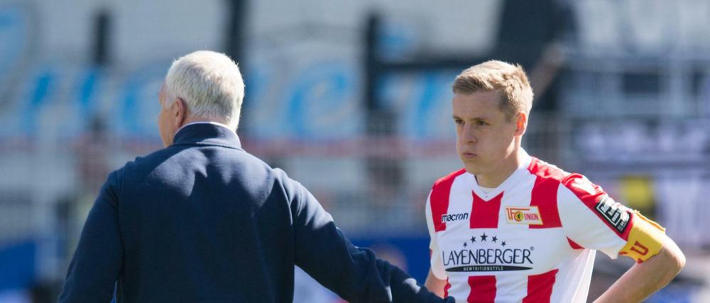 Trainer André Hofschneider muss im nächsten Spiel vermutlich auf seinen Kapitän verzichten. 