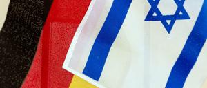 Der Bundestag will die deutsch-israelischen Beziehungen würdigen - im Detail aber sind die Fraktionen dabei nicht auf einem Nenner. 