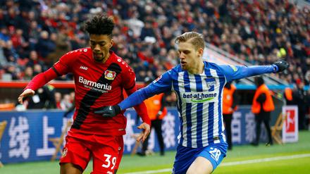 Arne Maier (rechts) hat sich bei Herthas Profis schnell zu einer festen Größe entwickelt.