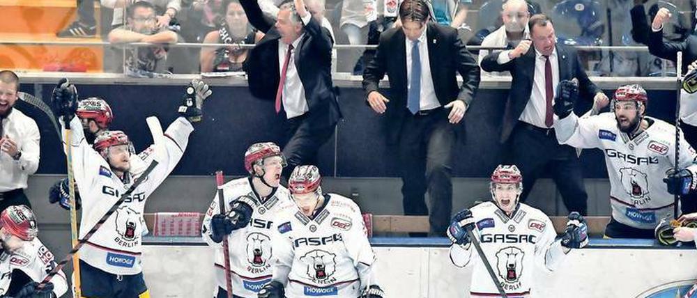 Lust auf mehr. Die Eisbären bestreiten am Dienstag definitiv ihr letztes Saisonheimspiel. Danach soll aber noch eine Auswärtsreise nach München folgen. 