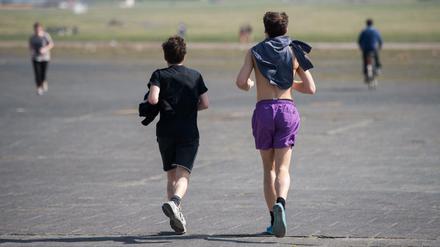 Kann heilsame Wirkung haben_ Gemeinsames Laufen. 