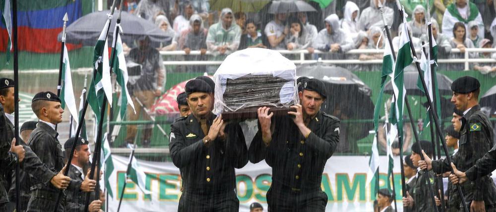 Die Trauerfeier für das Team fand im Dezember 2016 im Fußballstadion von Chapeco statt.