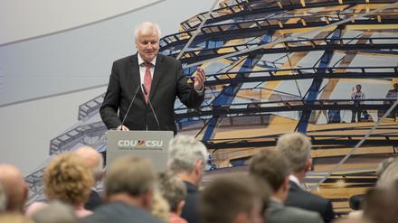 Bundesinnenminister Horst Seehofer (CSU) spricht zum Thema "Pakt für den Rechtsstaat - zur Stärkung von Justiz und Polizei". 