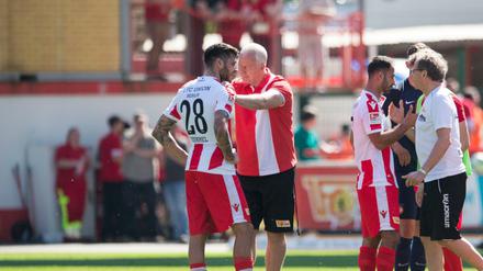 Trainer und Spieler des 1. FC Union wirken seit Wochen ziemlich ratlos. 