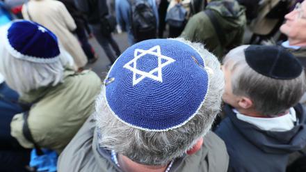 Berlin trägt Kippa. Auch symbolische Aktionen können einen Beitrag leisten.