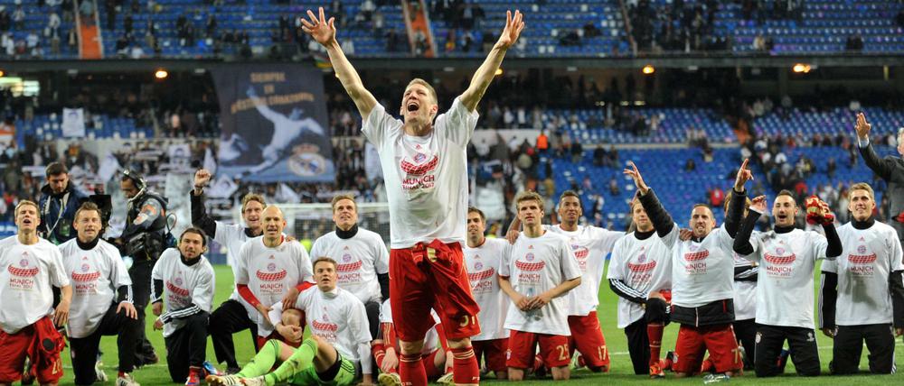 Bastian Schweinsteiger und die Spieler des FC Bayern jubeln nach dem Halbfinale 2012.
