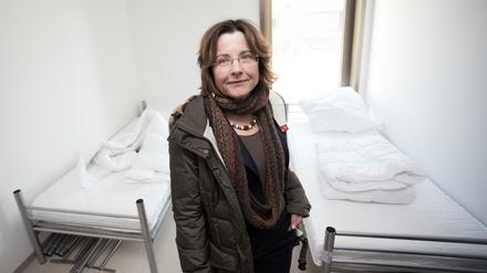 Claudia Langeheine, bisherige Präsidentin des Landesamtes für Flüchtlingsangelegenheiten, bei einem Besuch einer Flüchtlingsunterkunft. Jetzt muss sie ihren Posten räumen.