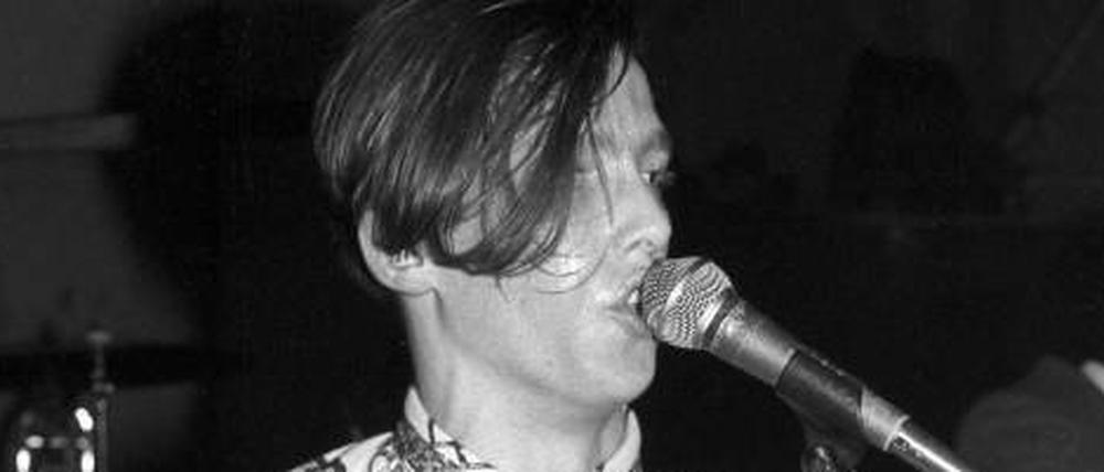Timo Blunck 1982 bei einem Konzert von Palais Schaumburg in der Hamburger Markthalle.