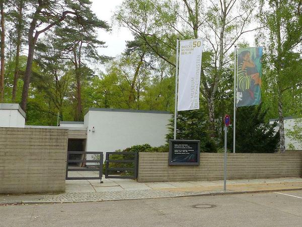 Der Eingang des Brücke-Museums am Bussardsteig in Dahlem.