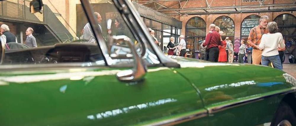 15.000 Schaulustige und etwa 2000 Old- und Youngtimer werden erwartet, für deren Fahrer der Eintritt frei ist. 