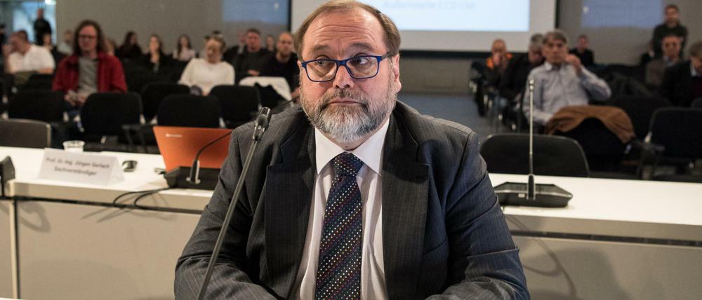 Adolf Sauerland, ehemaliger Oberbürgermeister von Duisburg, ist Zeuge im Loveparade-Prozess.