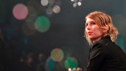 Chelsea Manning spricht auf der re:publica erstaunlich offen über ihre Ängste und wie ihr Laptop hilft, diese in den Griff zu bekommen.