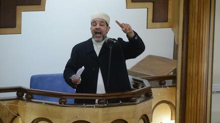 Imam Taha Sabri in der Neuköllner Moschee in der Flughafenstraße.