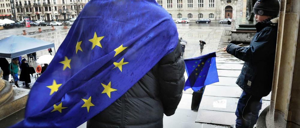 Europas Jugend steht der EU immer positiver Gegenüber. Das hat eine neue Studie ergeben.