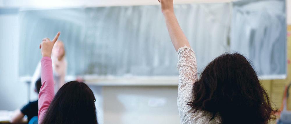 Flüchtlingsmädchen in der Sprachlernklasse in einer Schule in Hannover