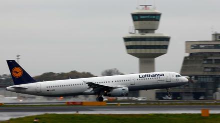 Ein Airbus A321-200 in Berlin-Tegel (Archivfoto). 