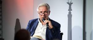 Klaus Wowereit (SPD) stellt in Berlin-Mitte sein neues Buch vor.
