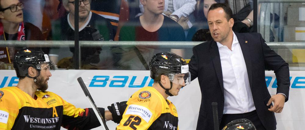 Wird schon. Marco Sturm (rechts) steht vor keiner leichten Aufgabe in Dänemark.