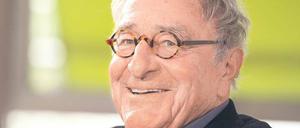 Stationen eines bewegten Lebens: Redakteur beim „Spiegel“, Leiter und Moderator des ARD-Politmagazins „Panorama“, Chefredakteur des NDR, ARD-Korrespondent in Washington, Ost-Berlin und London, freier Schriftsteller und Mitglied des deutschen PEN-Zentrums. Am kommenden Mittwoch wird Peter Merseburger 90 Jahre alt. 