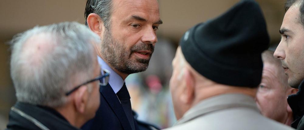 Frankreichs Premierminister Edouard Philippe trifft Landwirte bei Bourges in Zentralfrankreich.