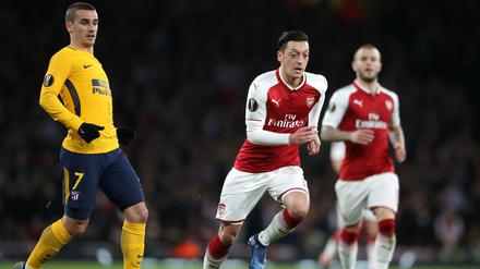 Mesut Özil hat offenbar Rücken.