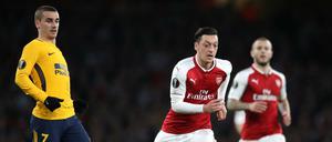 Mesut Özil hat offenbar Rücken.