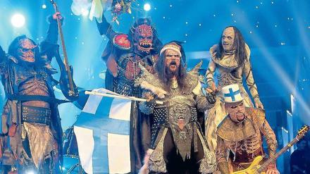 Skurril und erfolgreich: Die finnische Hardrockband Lordi 2006 feiert ihren Sieg im Wettbewerb.