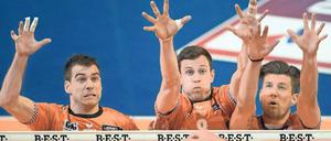 Die Berliner Pierre Pujol (l.), Graham Vigrass und Adam White gaben im vierten Finale alles.