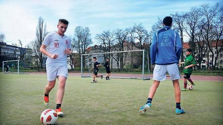 Sport und Spiel. Viele Schüler lernen mit Bewegung besser. 