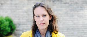 Sarkastischer Witz. Regisseurin Karin Henkel.