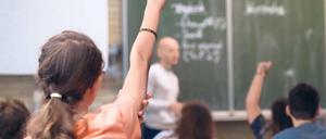 Lehrer stellen im Unterricht eingefahrene Feindbilder bei den Schülern fest. 